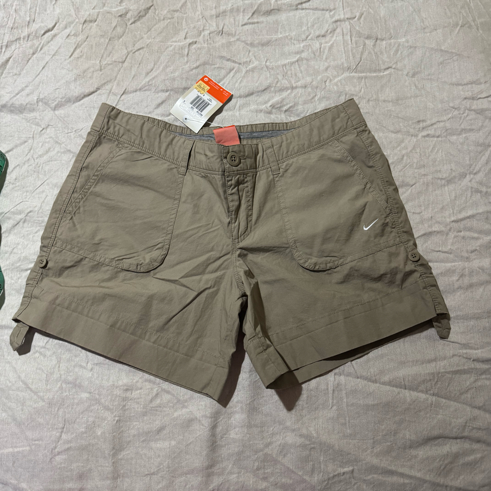 Nike Athletic Dept. Women’s Cargo Shorts Khaki/Taupe Size M NWT